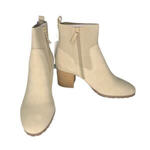 Violet & Red NWT Loaded Knit Cuff Booties Tan Neutral Size 8.5